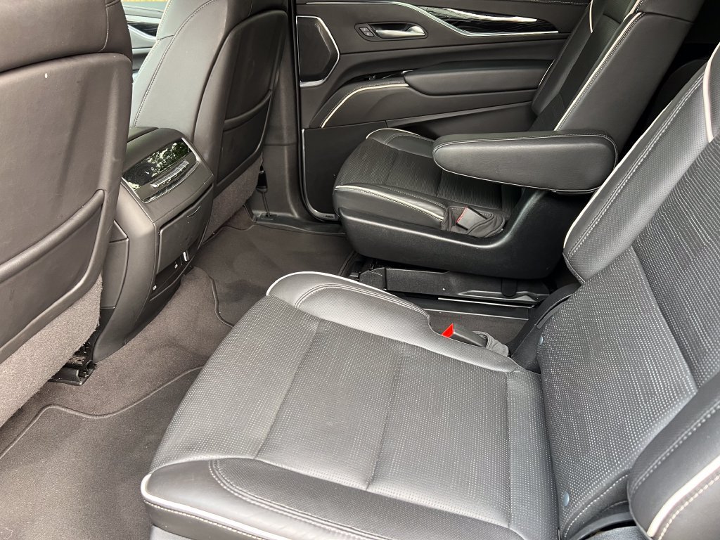 Used 2024 Cadillac Escalade ESV Sport AWD/4WD image 13