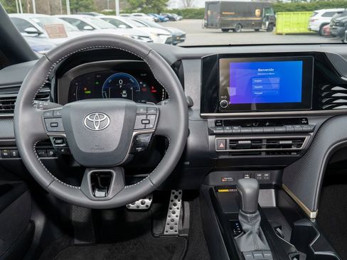 Certified 2025 Toyota Camry SE image 6