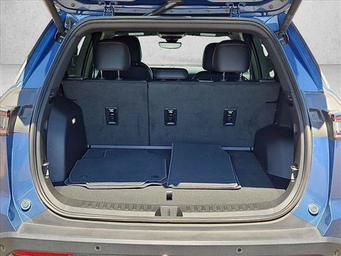 Certified 2025 Chevrolet Equinox RS w/ Safety and Technology Package FWD image 10