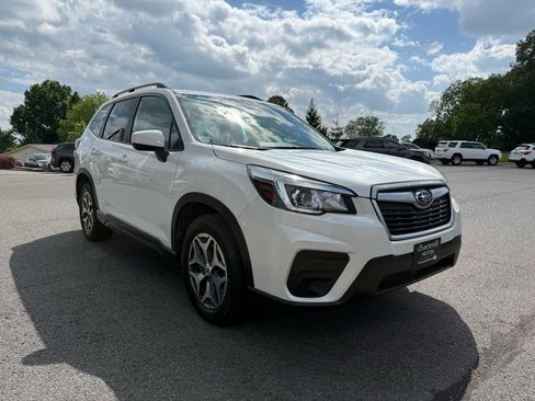 Used 2020 Subaru Forester Premium image 8