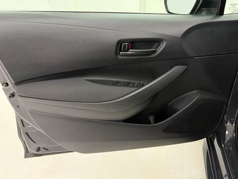 Used 2025 Toyota Corolla LE FWD image 29
