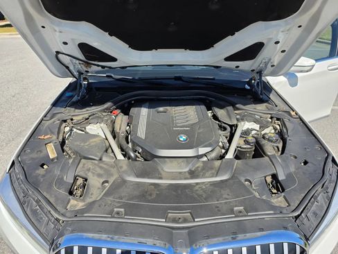 Used 2020 BMW 740i w/ Premium Package RWD image 27