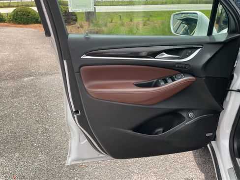 Used 2020 Buick Enclave Avenir w/ Avenir Technology Package FWD image 10