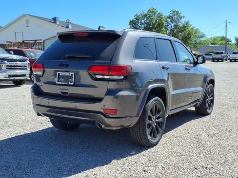 Used 2021 Jeep Grand Cherokee Laredo X AWD/4WD image 9