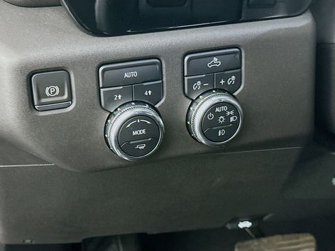 Used 2024 GMC Sierra 1500 Elevation image 16