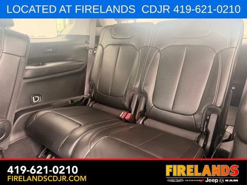 Used 2023 Jeep Grand Cherokee L Limited AWD/4WD image 3