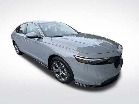 Used 2025 Honda Accord EX-L image 10