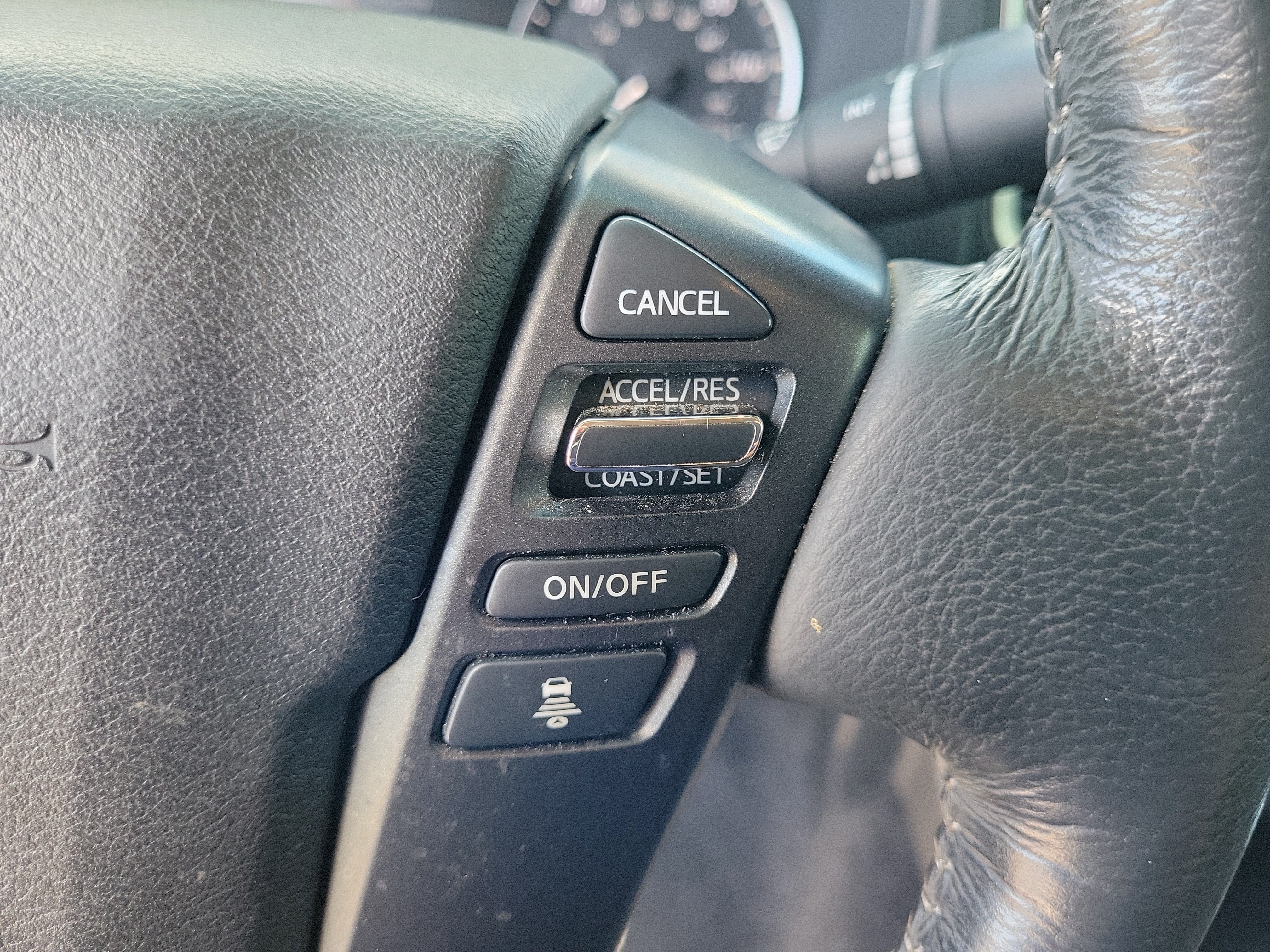 Certified 2024 Nissan Frontier SL w/ Technology Package AWD/4WD image 17