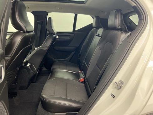 Used 2020 Volvo XC40 T5 Momentum w/ Protection Package Premier image 15