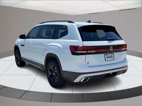 Used 2024 Volkswagen Atlas Peak Edition SE AWD/4WD image 6