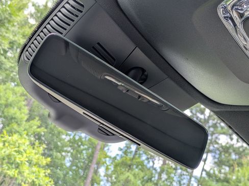 New 2025 Mercedes-Benz GLB 250 image 28