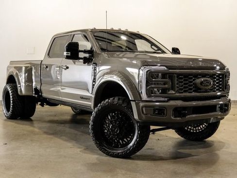 Used 2026 Ford F450 Lariat AWD/4WD image 4