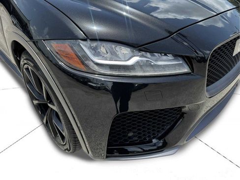 Used 2019 Jaguar F-PACE SVR image 8