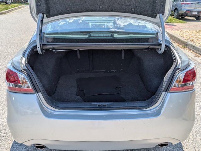 Used 2014 Nissan Altima 2.5 SV w/ Convenience Package FWD image 12