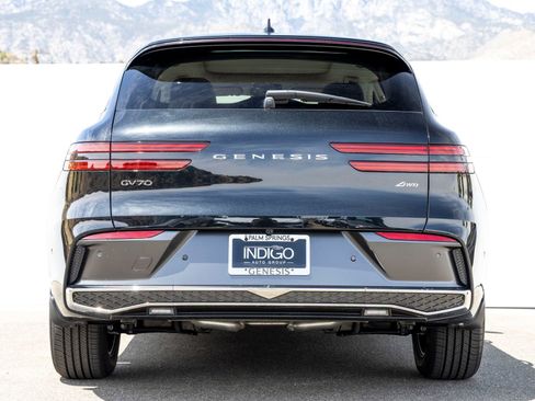Used 2026 Genesis GV70 2.5T Advanced AWD/4WD image 9
