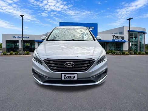 Used 2017 Hyundai Sonata Sport w/ Cargo Package FWD image 3