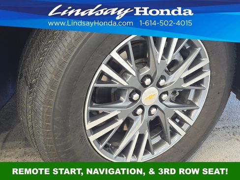 Used 2025 Chevrolet Traverse LT image 25