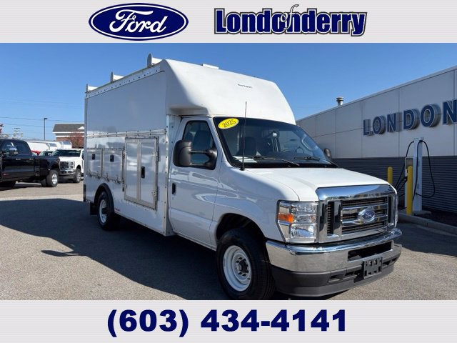 Used 2025 Ford E-350 and Econoline 350 Super Duty w/ Power Equipment Group RWD image 1