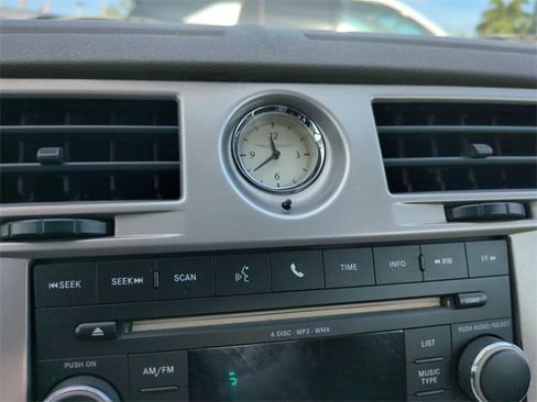 Used 2010 Chrysler Sebring Touring image 22