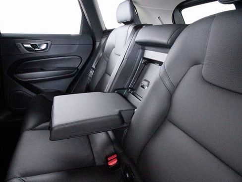 Certified 2025 Volvo XC60 B5 Plus image 29