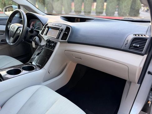 Used 2013 Toyota Venza LE FWD image 17