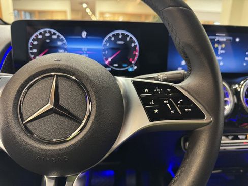 Certified 2025 Mercedes-Benz GLB 250 image 21