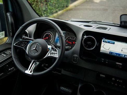 New 2026 Mercedes-Benz Sprinter 2500 image 18