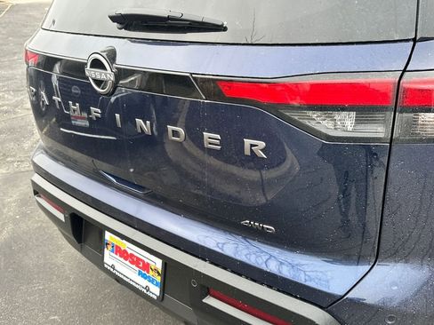 New 2026 Nissan Pathfinder SV image 32