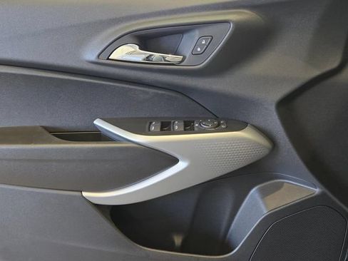 New 2026 Chevrolet Trax LS w/ LS Convenience Package FWD image 21