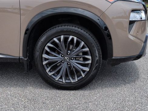 Used 2024 Nissan Rogue Platinum w/ Platinum Premium Package FWD image 12