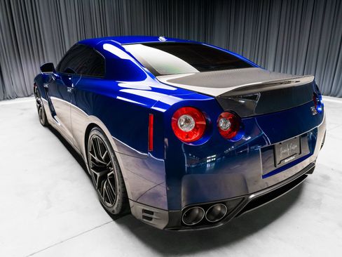 Used 2013 Nissan GT-R Black Edition AWD/4WD image 28