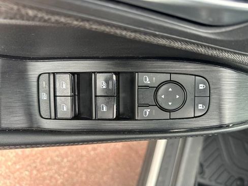 Used 2021 Nissan Rogue SV image 12