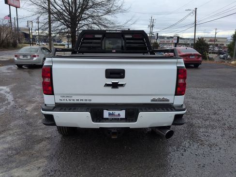 Used 2019 Chevrolet Silverado 2500 High Country w/ Duramax Plus Package image 7