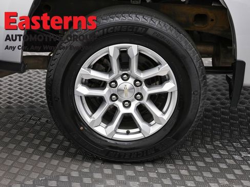 Used 2022 Chevrolet Silverado 1500 LT AWD/4WD image 32