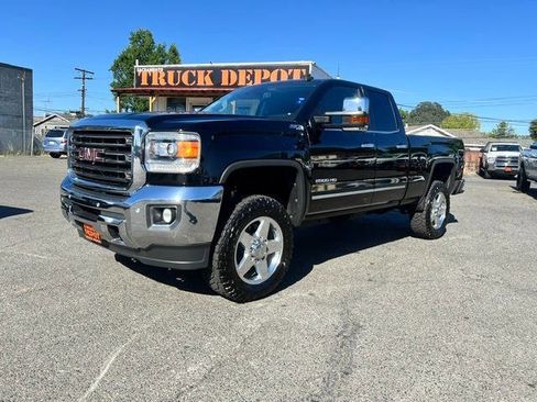 Used 2015 GMC Sierra 2500 SLT w/ Driver Alert Package AWD/4WD image 2