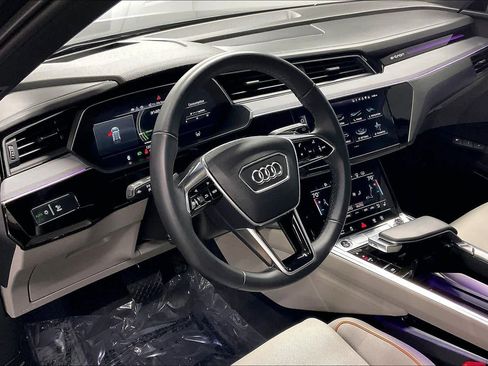 Used 2024 Audi Q8 e-tron Prestige w/ Prestige Package image 15