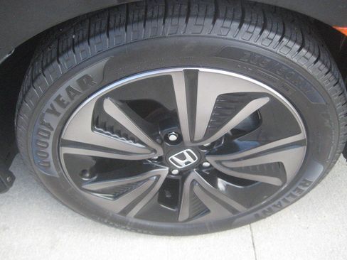Used 2018 Honda Civic EX image 9