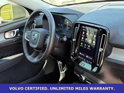 Certified 2025 Volvo XC40 B5 Core image 35