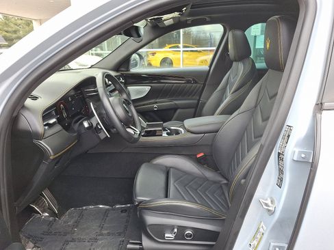 Used 2023 Maserati Grecale Modena image 15