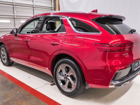 Certified 2026 Genesis GV70 2.5T AWD/4WD image 8