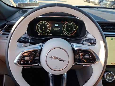 New 2026 Jaguar F-PACE R-Dynamic S image 18