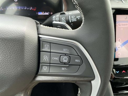 New 2026 Jeep Grand Cherokee Altitude image 15