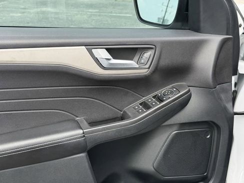Used 2021 Ford Escape SE w/ SE Sport Appearance Package FWD image 10