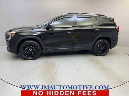 Used 2022 GMC Terrain SLT w/ Tech Package image 2