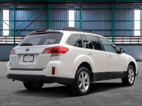 Used 2014 Subaru Outback 3.6R Limited AWD/4WD image 5