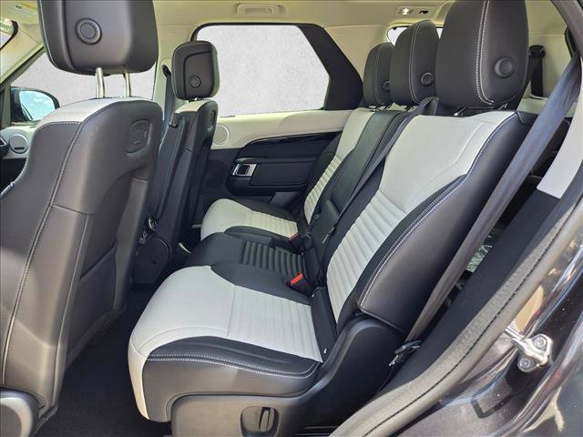 Certified 2026 Land Rover Discovery S AWD/4WD image 20