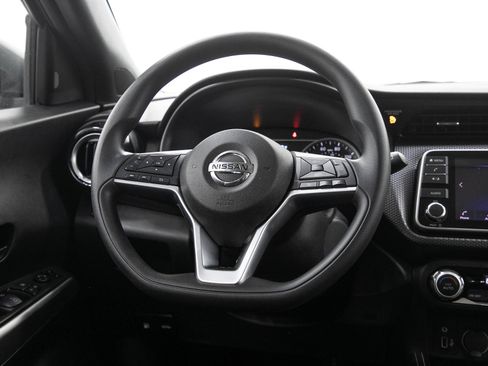Used 2019 Nissan Kicks SV w/ Exterior Package FWD image 16