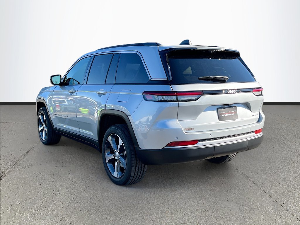 New 2026 Jeep Grand Cherokee Limited w/ Luxury Tech Group II RWD image 5