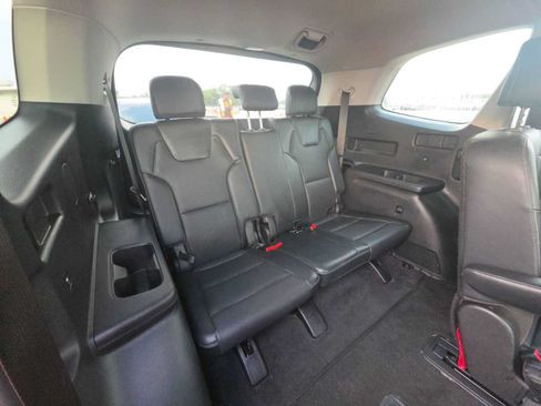 Used 2024 Kia Telluride S FWD image 17