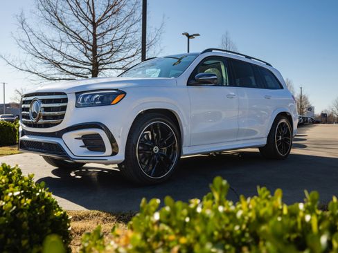 New 2026 Mercedes-Benz GLS 450 4MATIC image 7